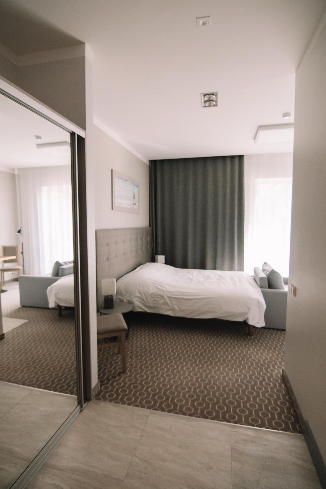 Merepargi Aparthotel & Cafe Narva-Jõesuu Rom bilde